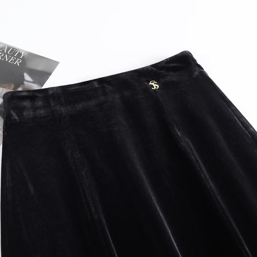 QYM M201-Y金丝绒半身裙高腰中长款垂感A字裙 商品图3