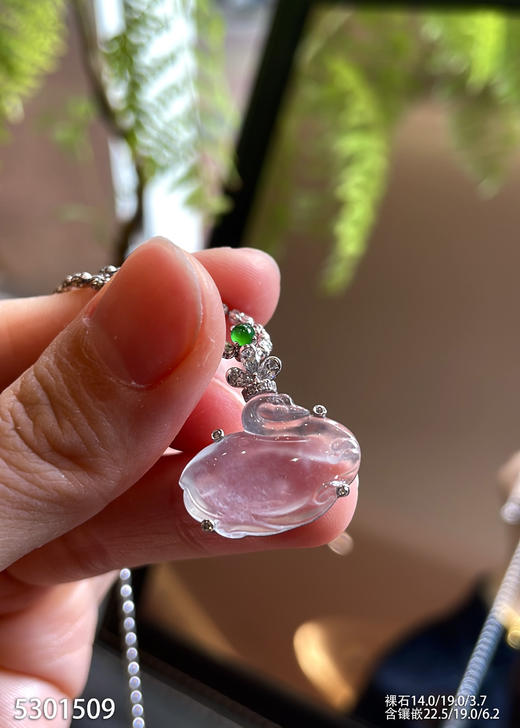 5301509，天鹅吊坠。具体价格微信咨询 商品图0