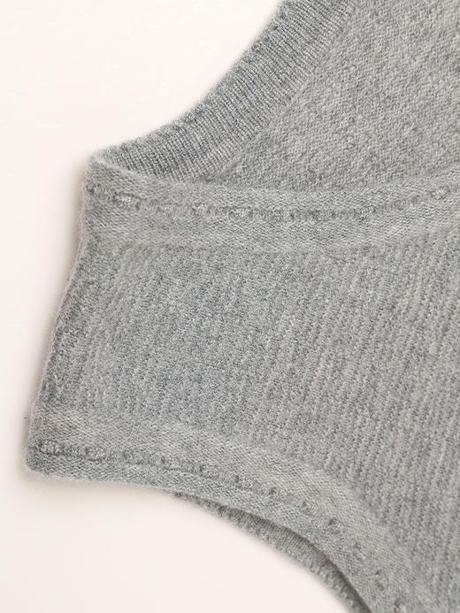 气质灰色无袖针织背心 秋冬叠穿神器时尚感拉满 商品图2