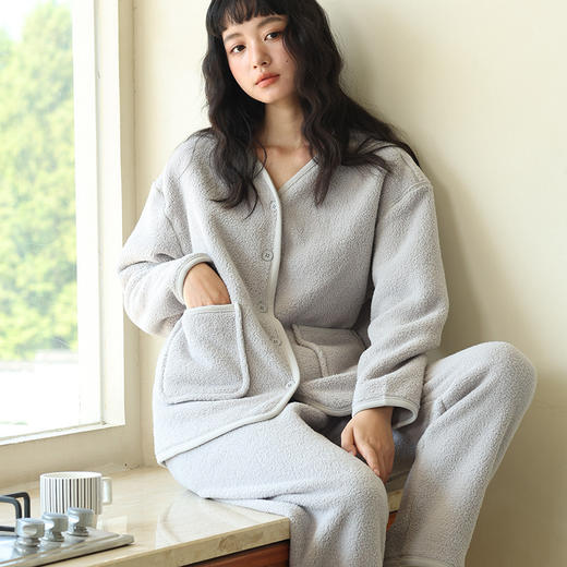 秋冬新款纽扣家居服女纯色可外穿绒绒开衫睡衣宽松双面绒保暖套装 商品图0