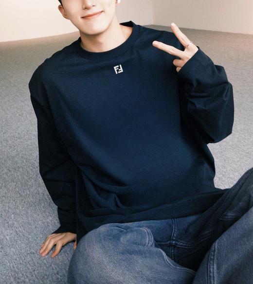 男款金属logo长袖T恤011 商品图3