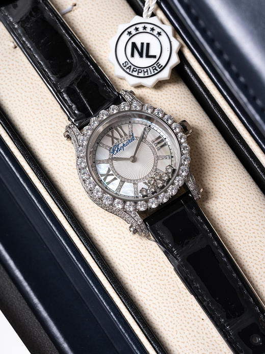 Noob official➕ 强势开卖 
萧邦HAPPYDIAMONDS 机械 鳄鱼皮版本  
实在是过分美丽  一眼就怦然心动  整个手表基于正品original原版开模的super copy版本❕ 商品图2