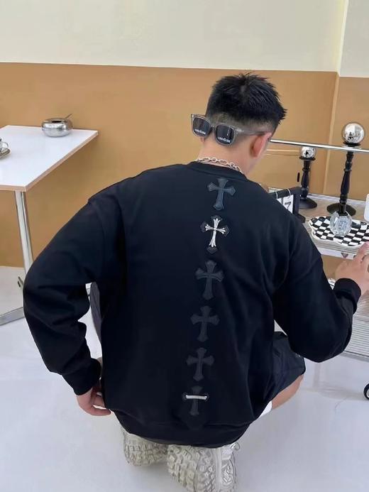 D100405高克重全棉水洗圆领贴皮十字架卫衣 商品图4