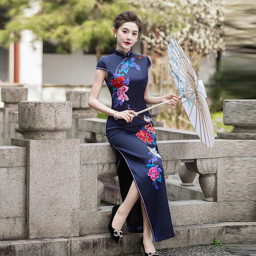 改良旗袍中老年时尚长旗袍2025新款复古走秀演出拍照长旗袍礼服裙 商品图2