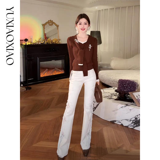 余潇潇【榛果摩卡】山羊绒桑蚕丝混纺拼精致珠饰假俩件披肩系带毛衣 商品图1