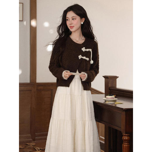 鹿向南「初雪问玉」法式杏色无袖吊带连衣裙女秋新款叠穿气质长裙 商品图0