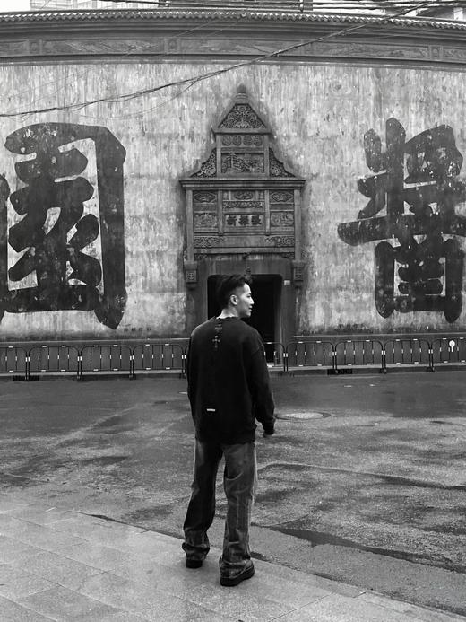 D100405高克重全棉水洗圆领贴皮十字架卫衣 商品图6