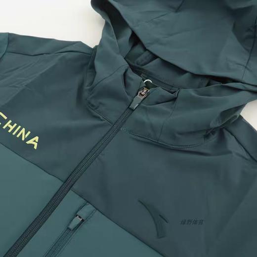 XY|安踏外套男春秋新款防泼水软壳梭织连帽运动上衣夹克 152437625-1 商品图2