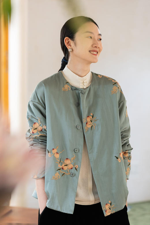 牧衣游原创 匹绣丝绵缎棉衣女新款蓬松保暖宽松文艺复古棉服 庭深 商品图5