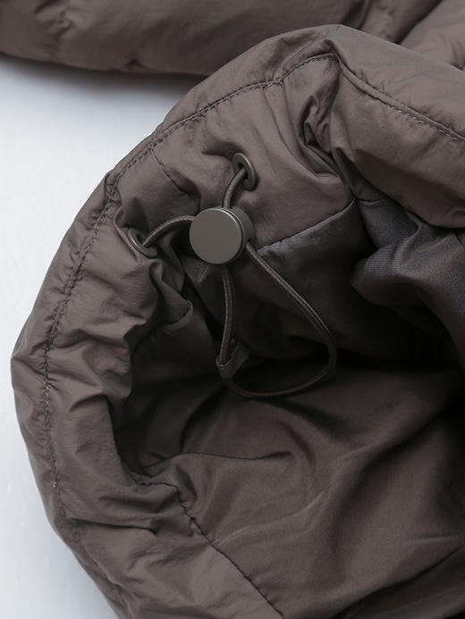 深咖色立领短款羽绒服女 冬季加厚保暖 设计感绗缝宽松面包服外套 商品图4