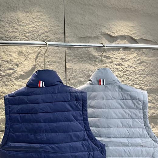 D100423男装立领绗缝羽绒马甲新款温暖时尚拉链羽绒背心 商品图2