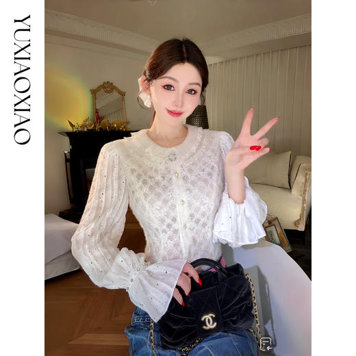 余潇潇【奶酥白茶】时尚立体绣花蕾丝双层花边拼接花边领收腰上衣 商品图3