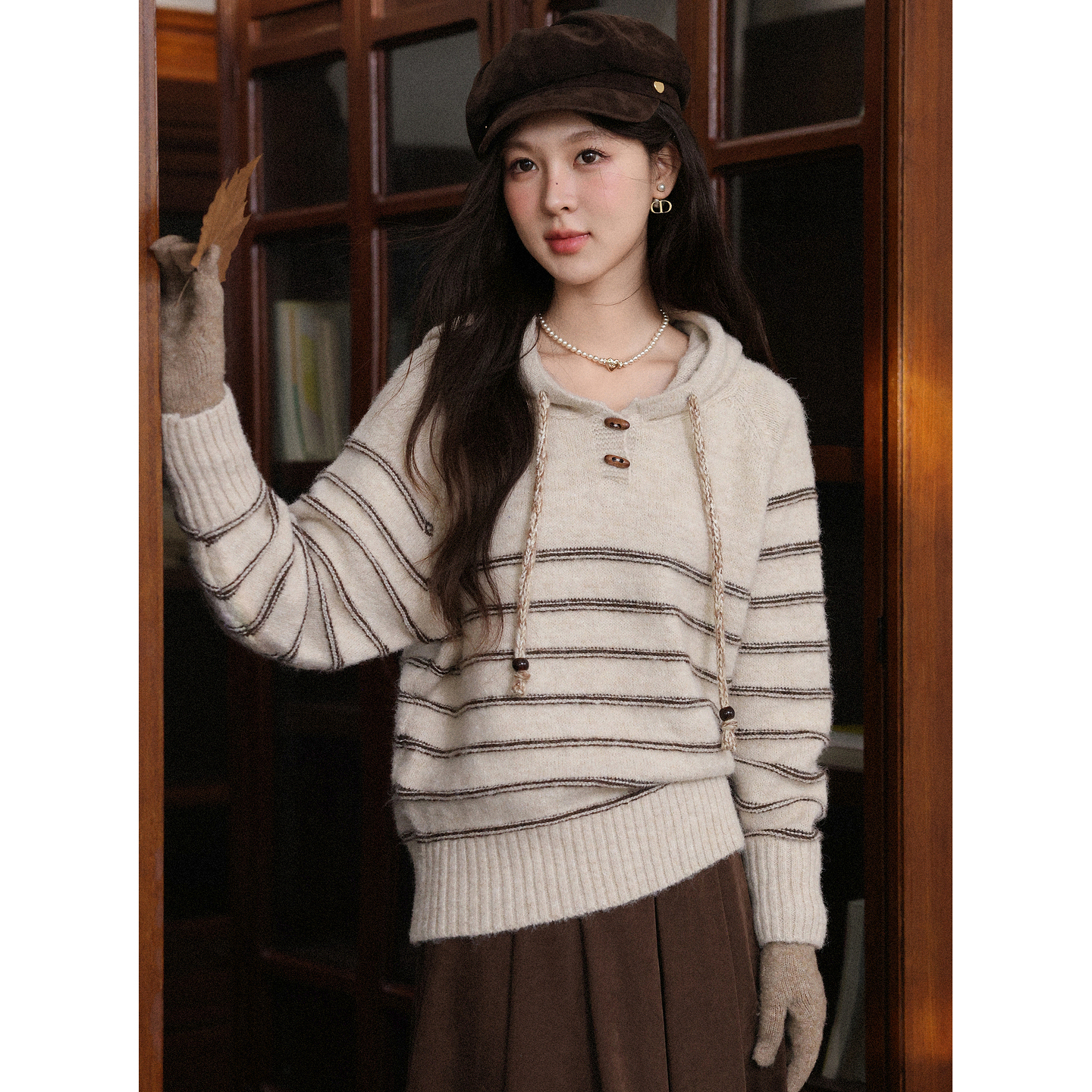 【6折秒杀】鹿向南「燕麦巧巧」慵懒风咖色条纹毛衣连帽卫衣宽松显瘦上衣女秋L58311