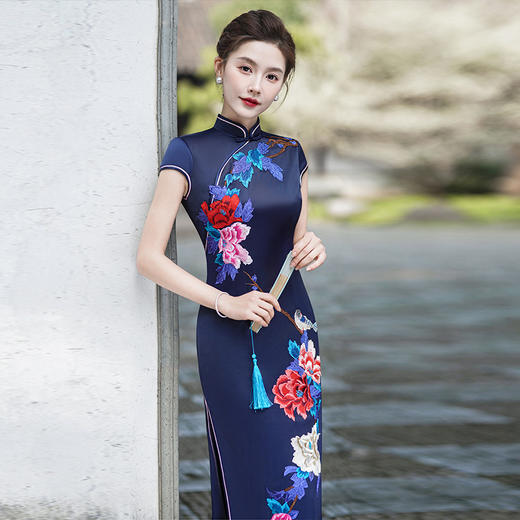 改良旗袍中老年时尚长旗袍2025新款复古走秀演出拍照长旗袍礼服裙 商品图1