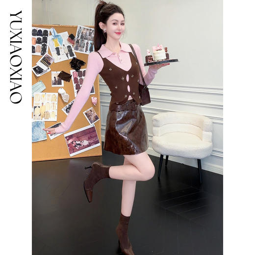 余潇潇【摩登女郎】显瘦气质光泽油蜡工艺包臀短皮裙搭配同色系腰带 商品图3