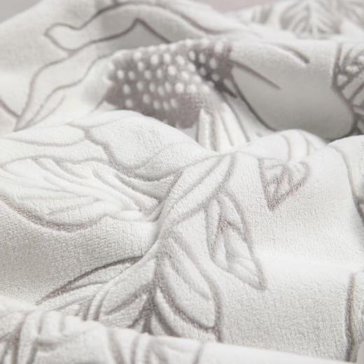 【云粉节】10楼堂皇   牛奶雕花绒四件套--纭杉 200*230cm   吊牌价1790元   活动价399元 商品图2