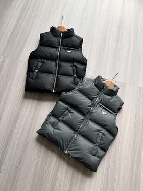 Prada普拉达秋冬立领羽绒服马甲 男女同款（SS）