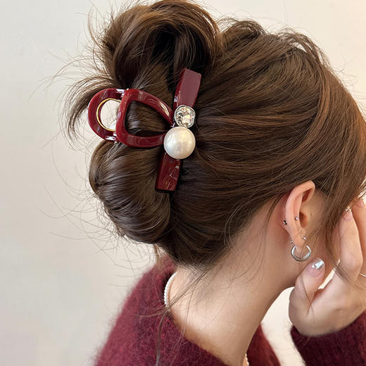 丁摩 安可拉红珍珠发夹女秋冬复古高级感抓夹后脑勺鲨鱼夹头饰5ZF-1055 商品图1