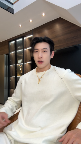 W53053SDSA男士秋冬新款痞帅男装韩版简约纯色铆钉圆领卫衣时尚宽松上衣