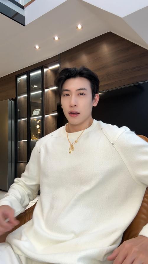 W53053SDSA男士秋冬新款痞帅男装韩版简约纯色铆钉圆领卫衣时尚宽松上衣 商品图0