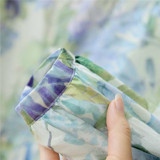 丁摩 淡紫和青绿 朦胧花卉印花 桑蚕丝棉 圆领衬衫女5ZF-33343 商品图3