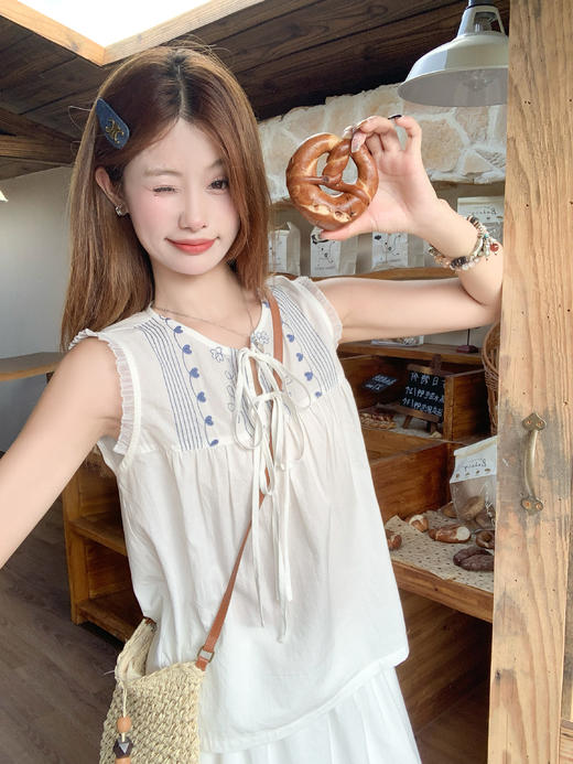 <曾小咸推荐>4.2现货秒杀！微信超特价！法式复古重工绣花无袖T恤 日常149.99 立减90 秒杀59.99！半身裙 日常219.99 立减120 秒杀99.99！ 商品图11