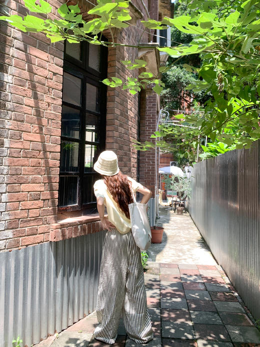 <曾小咸推荐>韩系黄色刺绣短袖t恤女夏日百搭宽松通勤减龄上衣 商品图11