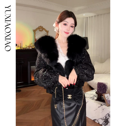 余潇潇【岁月星河】高级感90白鹅绒狐狸毛翻领烫钻粗花呢宽松羽绒服 商品图0