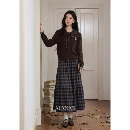 鹿向南「日光漫邮」咖色毛衣蓝色格子半身裙时尚套装女秋季两件套 商品图0