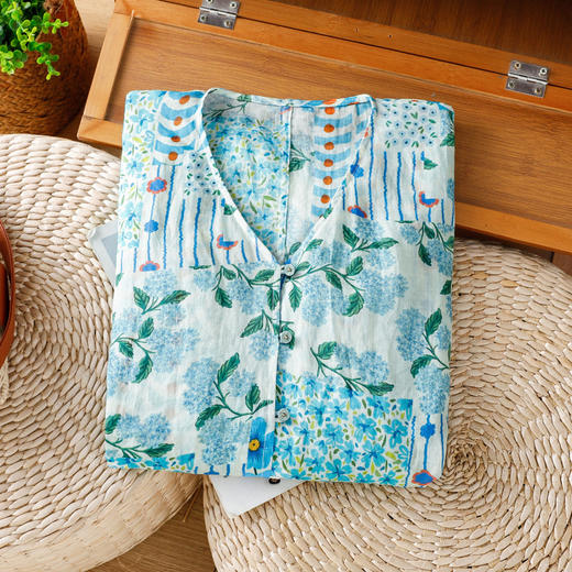 雀说文艺度假风宽松大码女装显瘦v领蓝色碎花长袖衬衫AL9358 商品图1