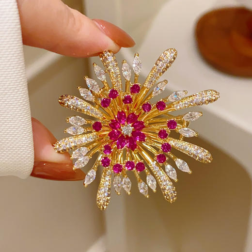 璀璨星空红刚玉绽放烟火胸针胸花优雅气质高级感锆石别针 商品图1