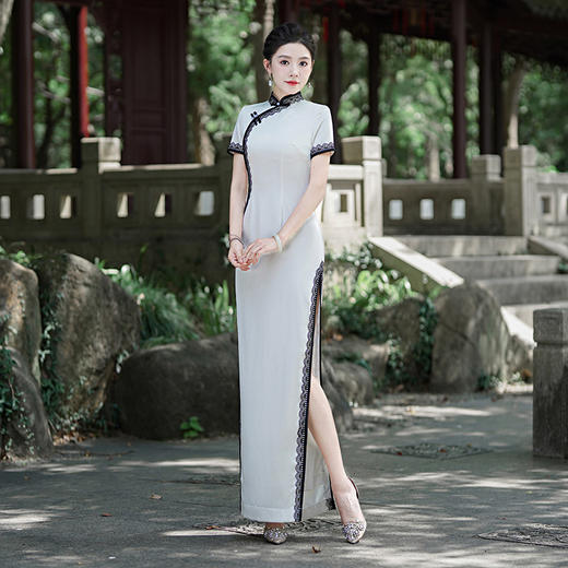 走秀旗袍女主持演出服2025年新款秋季长款修身开叉宴会旗袍晚礼服 商品图2