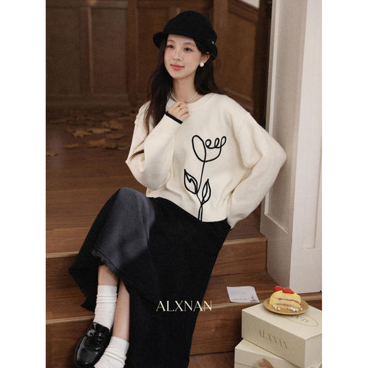 鹿向南「花园时光」米杏色宽松慵懒针织衫女2025秋冬新款时髦上衣 商品图0