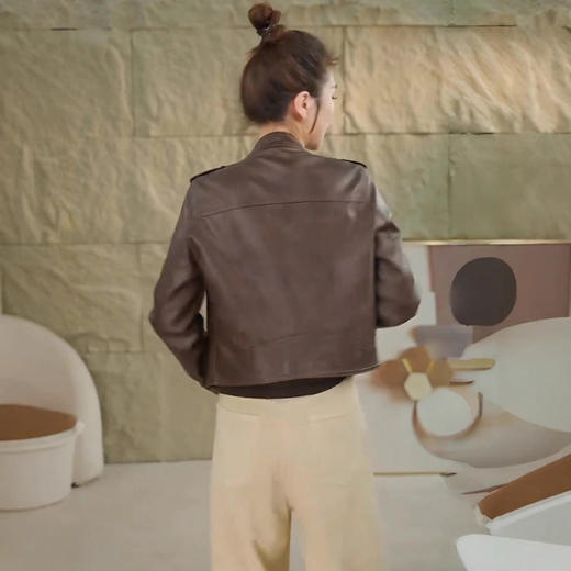 8F-AWY25130时尚洋气皮衣外套女秋冬新款韩版宽松显瘦短款夹克小个子休闲上衣 商品图4