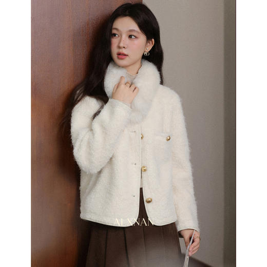 【6折秒杀】鹿向南「残冬抄信」小香风米白色短外套秋冬季新款百搭保暖上衣女L58312 商品图2