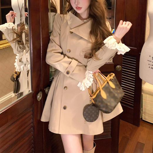 A26081 iie 9.11 ieB 9.13伦敦周末 摩登主义收腰大裙摆巨好看风衣中长款老钱风掐腰外套秋 商品图0