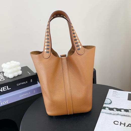 爱马仕 金棕色 拼皮手柄 银锁 epsom皮 18 菜篮子 C刻 商品图1