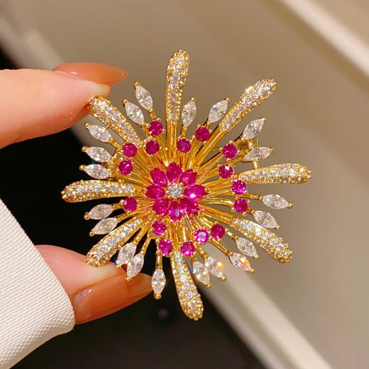 璀璨星空红刚玉绽放烟火胸针胸花优雅气质高级感锆石别针 商品图3