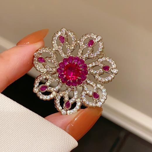 超美法式高级感花朵胸针气质复古锆石别针扣 商品图1