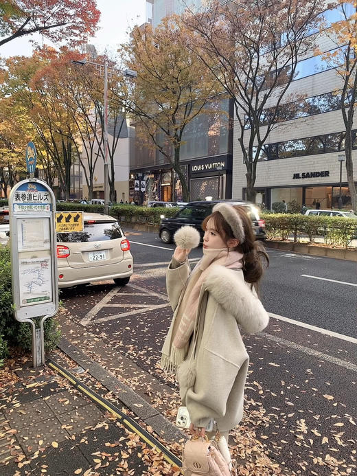 金蘑菇菇 mignon又见海瑟薇/娇俏弧度 定染10羊绒 小个子大衣 商品图1