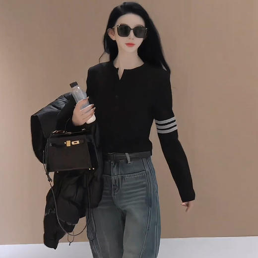 5F-LYY529-RMX1108时尚立领加厚T恤女2025秋冬季新款三条杠修身打底衫洋气保暖上衣 商品图3