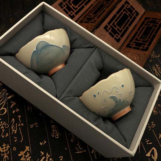 釉下彩手绘 山盟海誓 花边花口杯 商品图6