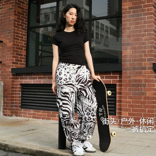 录士LUSHISI美式街头户外亲肤凉感斑豹纹理主题直筒潮流抽绳长裤 商品图3