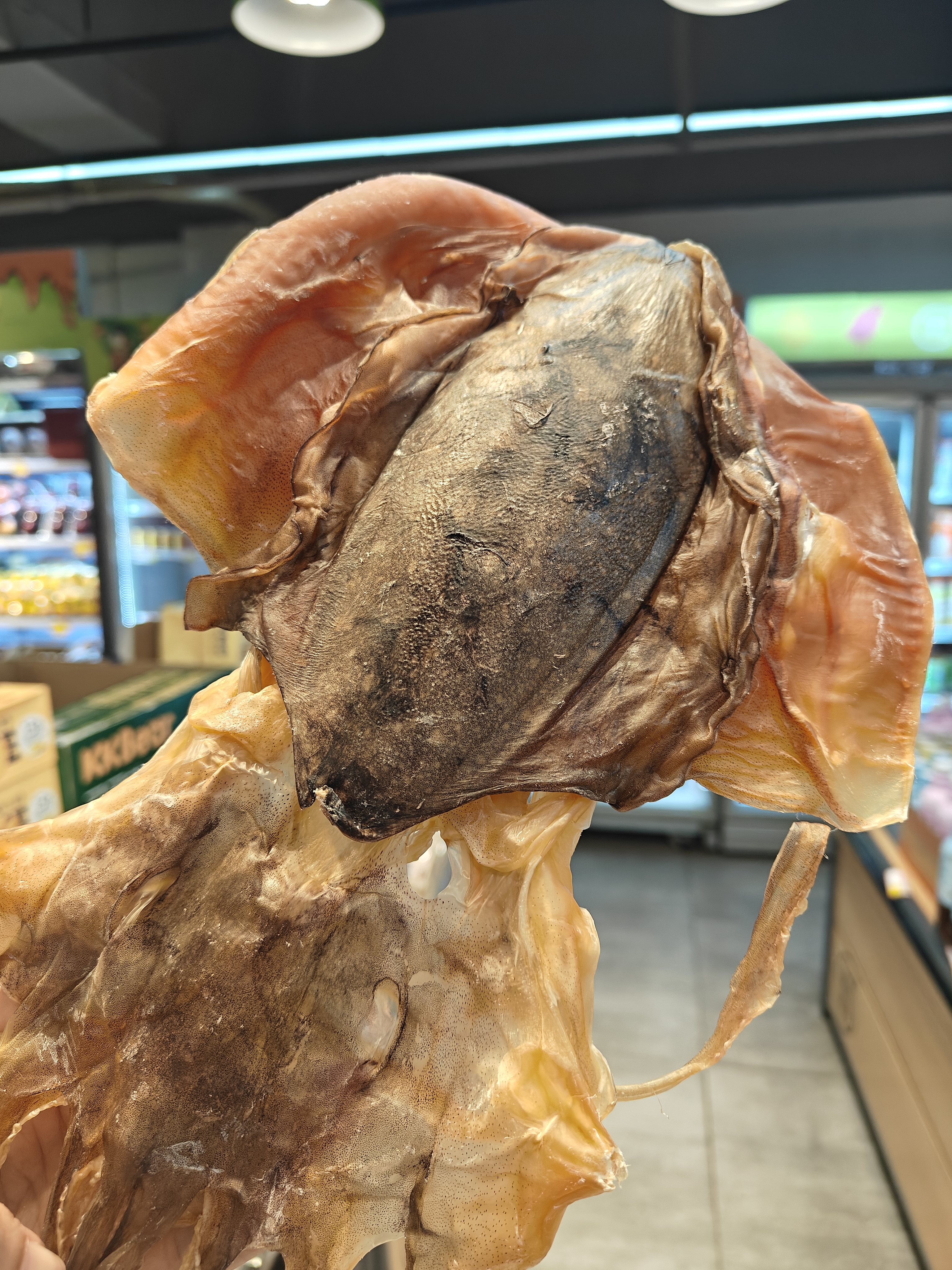 正宗北海精品墨鱼/血墨鱼，原始手法加工，鲜度好，香味浓。收货后请放冷藏保存，品质一样，论斤不论个，介意慎拍哦~可备注送礼袋，无备注随机发货