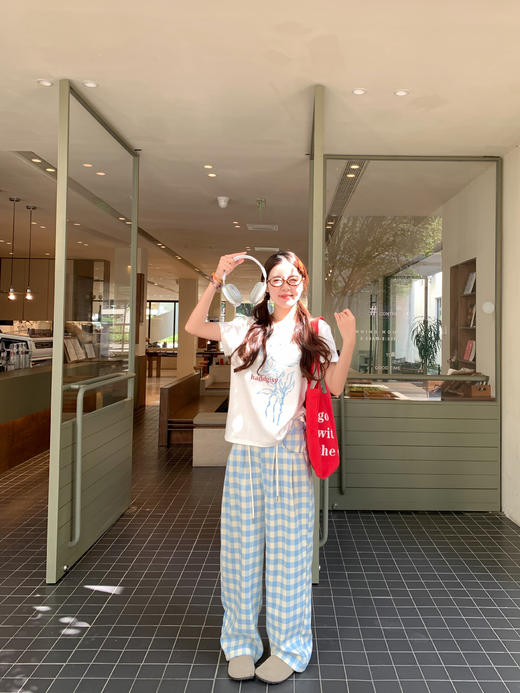 【110元任选2件】最后一波现货！韩系休闲印花白色正肩T恤 商品图5