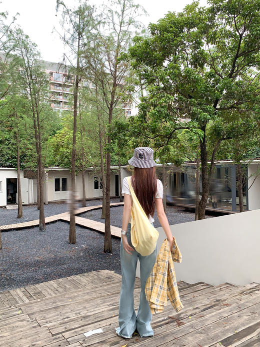 <曾小咸推荐>4.6现货秒杀！微信超特价！开叉直筒牛仔裤 日常209.99 立减110 秒杀99.99！ 商品图7