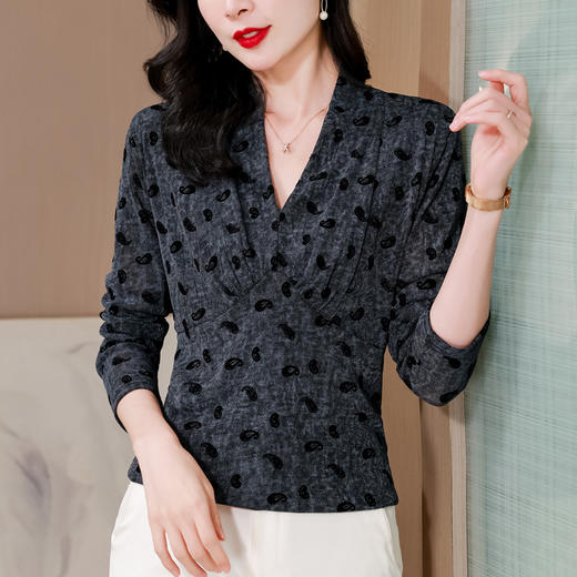 2025女士秋装新款气质V领长袖t恤洋气妈妈装网纱设计感上衣 商品图1