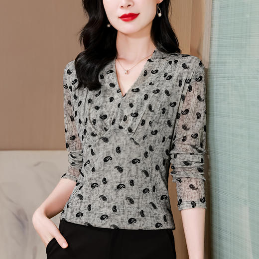 2025女士秋装新款气质V领长袖t恤洋气妈妈装网纱设计感上衣 商品图0