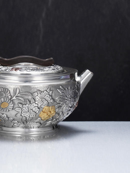 子佩集【花开福瑞】S999银摆件【ZJ039】茶具花朵嵌金平盖小茶壶2509 商品图5
