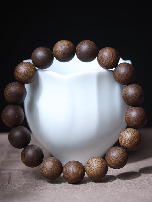 1.2㎝越南富国岛白棋沉香手串23克 商品图1